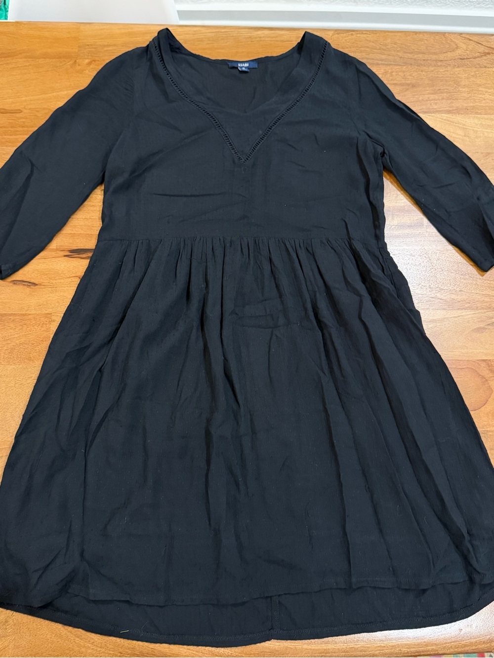 KIABI Black textured V-Neck 3/4 Length Sleeve with Gathered Waist Dress Size 6